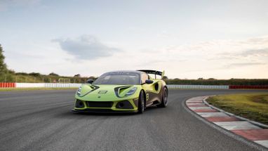 Спорткар Lotus Emira отримав трекову версію GT4