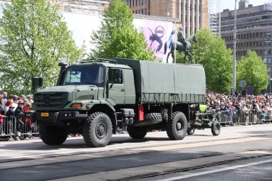 Германия передала Украине более 200 грузовиков Mercedes-Benz Zetros (Фото)