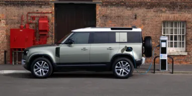 Land Rover раскрыл сроки появления электрического Defender
