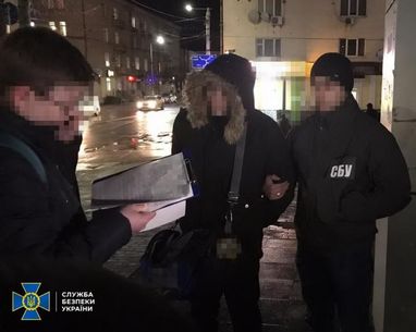 СБУ задержала киберполицейского, который требовал взятку в биткоинах (фото)