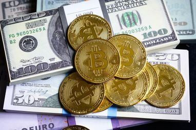 Биткоин и доллары