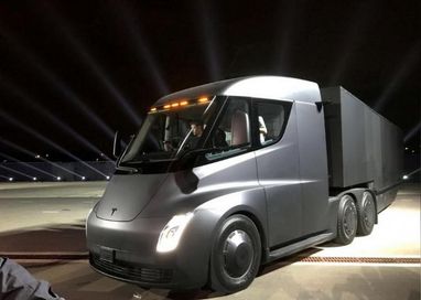 Электрический тягач Tesla Semi готов к массовому производству - Маск (фото)