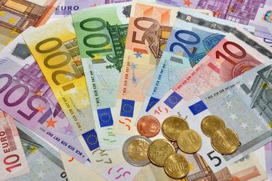Выплаты до 1000 евро для беженцев: в какой стране ЕС можно получить