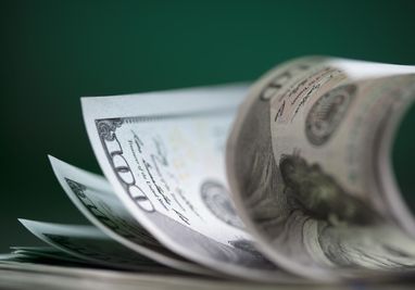 Спрос на доллар снизился, на евро остался стабильным