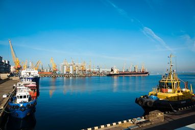 Министр инфраструктуры рассказал, когда в украинские порты начнут заходить грузы