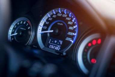 Стало відомо, скільки вживаних авто придбали українці в березні