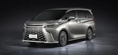 Lexus показала новый роскошный минивэн LM500h (фото)