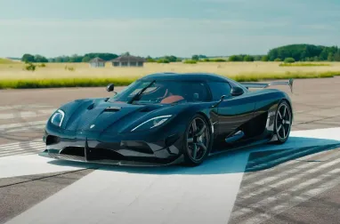 Koenigsegg представила уникальный гиперкар Chimera