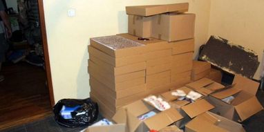 У Польщі затримали двох українців за підпільну тютюнову фабрику (фото)