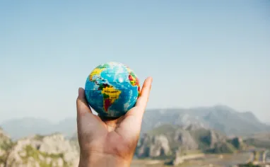 В каких городах мира туристы тратят больше всего денег (инфографика)