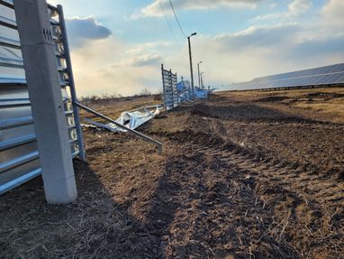 Forbes: Одна из самых больших солнечных электростанций Украины все-таки работает — ее не украли