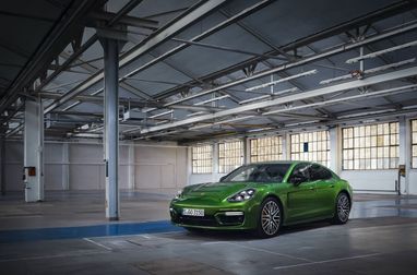 Porsche розкрила характеристики найпотужнішої Panamera (фото)