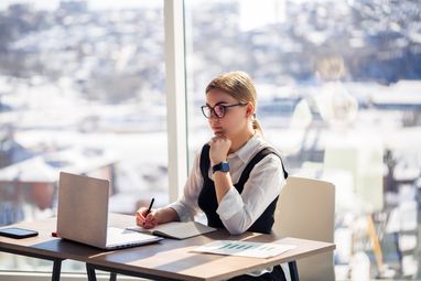 Дефіцит кадрів спонукає бізнес підвищувати зарплати — НБУ