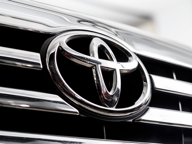 Toyota вложит $5,6 миллиарда в производство аккумуляторов для электрокаров