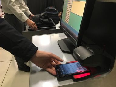 В аэропорту «Киев» установили сканеры для онлайн-регистрации на авиа-рейсы с помощью смартфонов