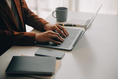 Копирайтеры и операторы чатов бьют рекорды по популярности