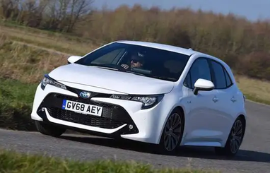 Британские эксперты назвали лучшие гибридные автомобили с пробегом