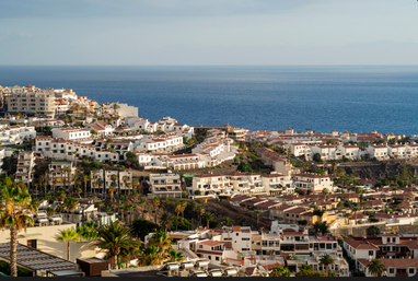 Поляки массово покупают жилье в Испании: где больше всего всего