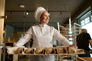 Работодатели рассматривают трудоустройство молодых кандидатов как один из путей преодоления кадрового кризиса