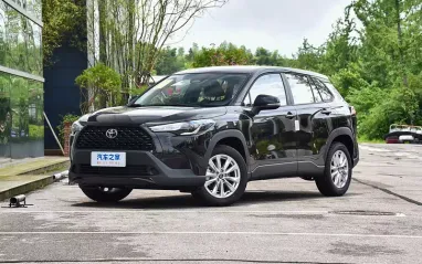 Toyota випустила оновлену версію недорогого кросовера