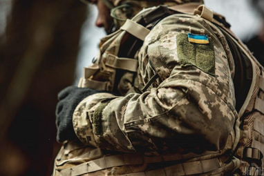 В Україні спростили отримання офіцерських звань солдатами з бойовим досвідом