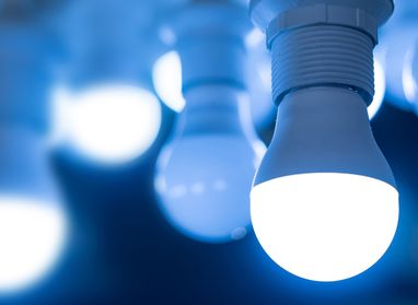 Обменять старые лампы на LED смогут больше украинцев