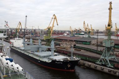 Індія надала морське страхування російським компаніям, щоб імпортувати нафту — Bloomberg