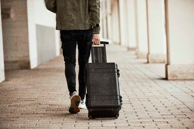 Скільки чоловіків можуть виїхати за кордон після закінчення війни: три сценарії