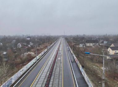 Подільський міст у Києві відкрили для руху легкових автомобілів