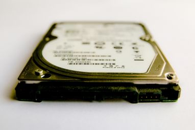 Старий HDD з ноутбука / Glen Carrie, Unsplash