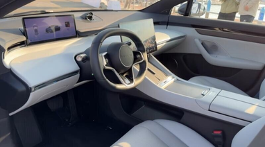 Huawei Luxeed S7 станет первым автомобилем с полностью автономной парковкой (фото)
