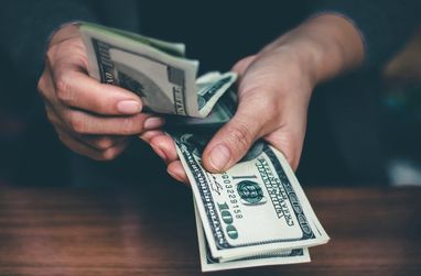 Куди краще не вкладати кошти: відомий інвестор дав пораду