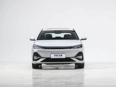 Geely Galaxy A7: презентували гібридний седан із запасом ходу понад 2100 км та ціною від $14,5 тис.