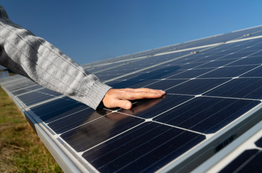 ЕБРР запускает программу в 2 млрд евро на солнечные панели и генераторы: кто может получить