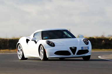 Alfa Romeo готовит новый электрический спорткар с запасом хода 805 км (фото)