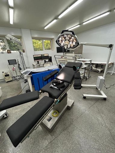 Сильніші разом: 50000000 гривень від ПриватБанку та його клієнтів забезпечили критичним обладнанням 33 медзакладів України у 2025 році