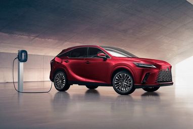 Lexus представив стильний кросовер з витратою пального 2,8 л на 100 км (фото)