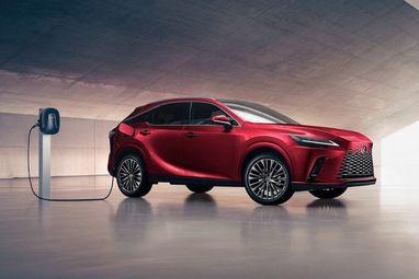 Lexus представив стильний кросовер з витратою пального 2,8 л на 100 км (фото)
