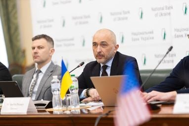 Голова Нацбанку обговорив з послами G7 та ЄС ситуацію з банком Петра Порошенка