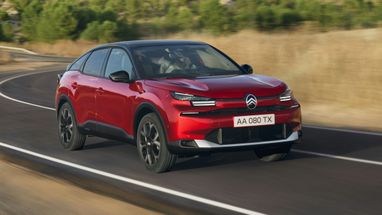 Citroen презентовал e-C4 и e-C4 X 2025: до 425 км на одном заряде и быстрая зарядка за 30 минут (фото)