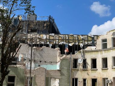 ЮНЕСКО поможет отстроить поврежденные в результате ракетной атаки дома во Львове