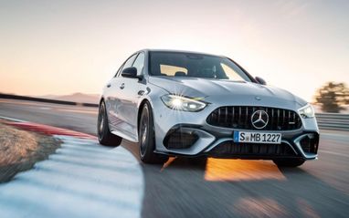 Mercedes-Benz готовит модель с мощным четырехцилиндровым двигателем