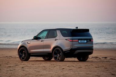 Land Rover представил новый внедорожник с гибридным акцентом (фото)