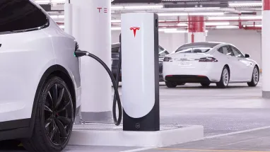 Почти половина продаж новых автомобилей в Европе приходится на электрифицированные модели