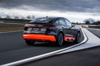 У Audi e-tron будет спортивная версия