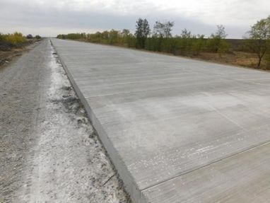 "Укравтодор" показав прогрес у будівництві бетонної дороги в Миколаївській області (фото)