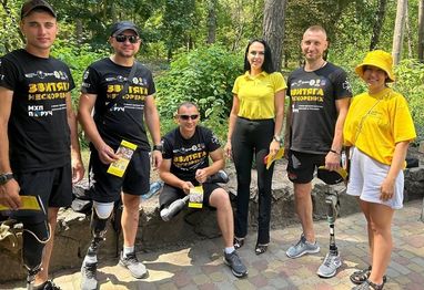 Ветераны соревновались по стронгмену в Черкассах при поддержке Райфа