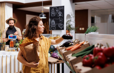 Ціни на продукти в Україні нижчі, ніж рік тому — експерт пояснив чому