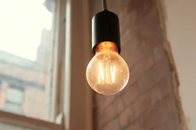 В «Укрэнерго» объяснили, почему графики отключений разнятся по областям