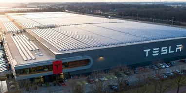 Сколько платят работникам завода Tesla в Китае